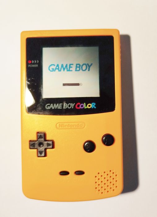 Game boy color amarelo