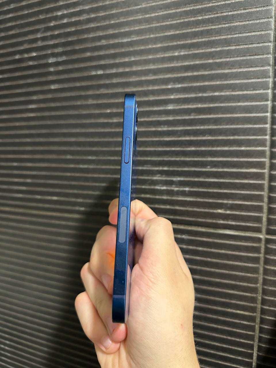 iPhone 12 / 64 ГБ / Neverlock — надёжен, как Франклин за рулём