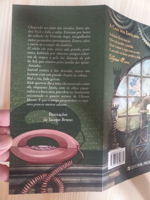 Livro: A casa dos espelhos