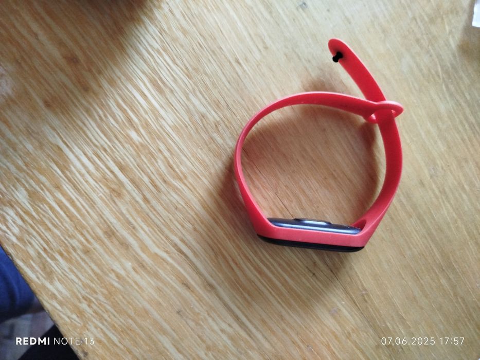 Продаю MI band 3