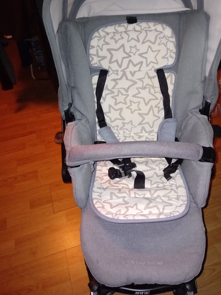 Carrinho de Passeio Minnum Jané 0m+