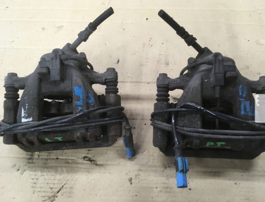 Суппорт задний и скоба Mercedes Sprinter 906, Volkswagen Crafter