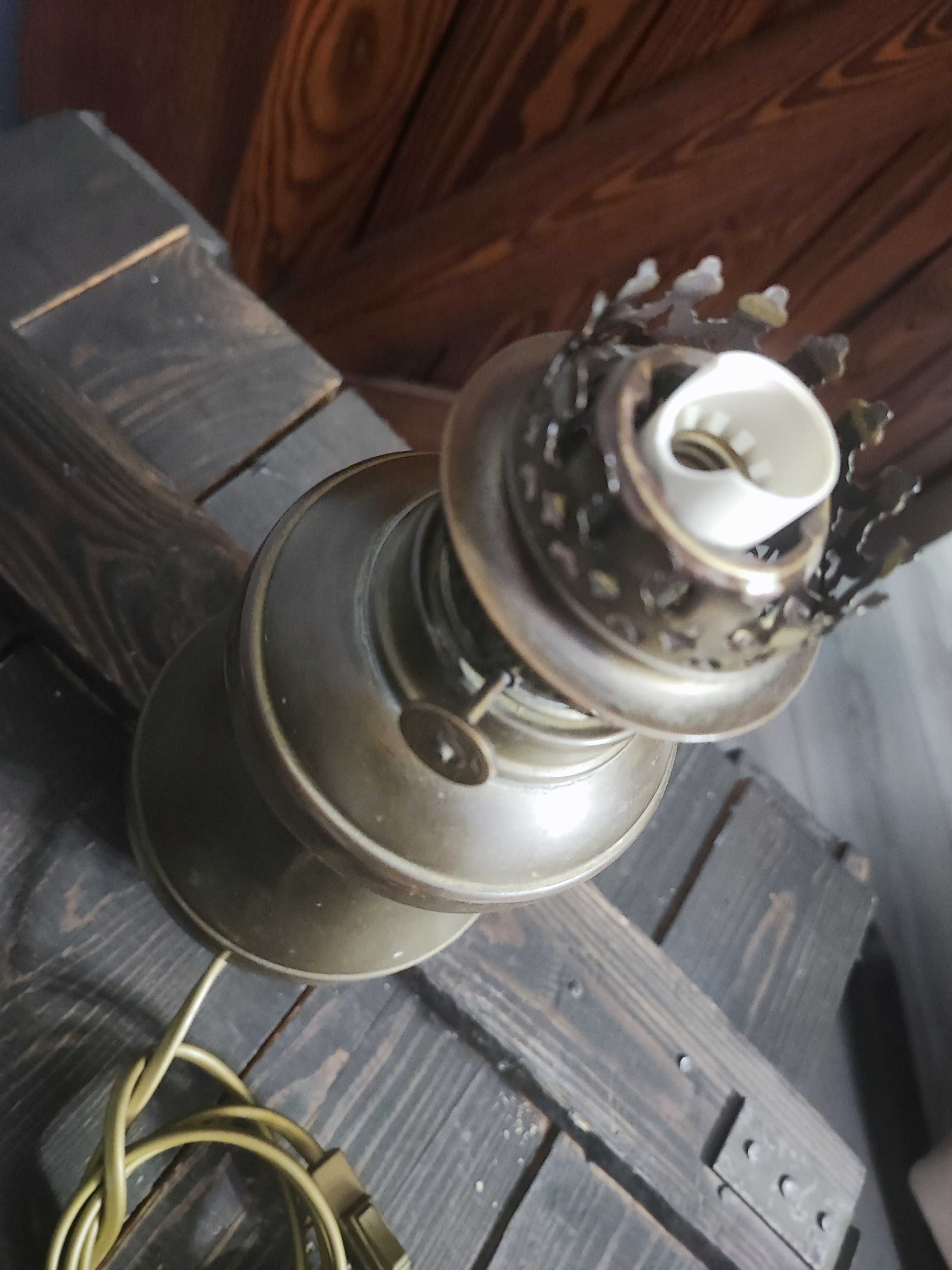 Lampka naftowa metalowa przerobiona na prąd