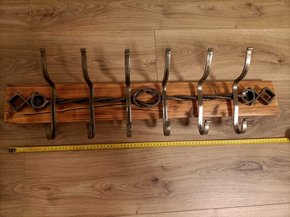 2 Cabides de metal envernizado feito à mão