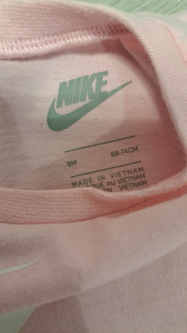 Nike bluzka koszulka T Shirt różowa dziewczęca logo 68 74cm