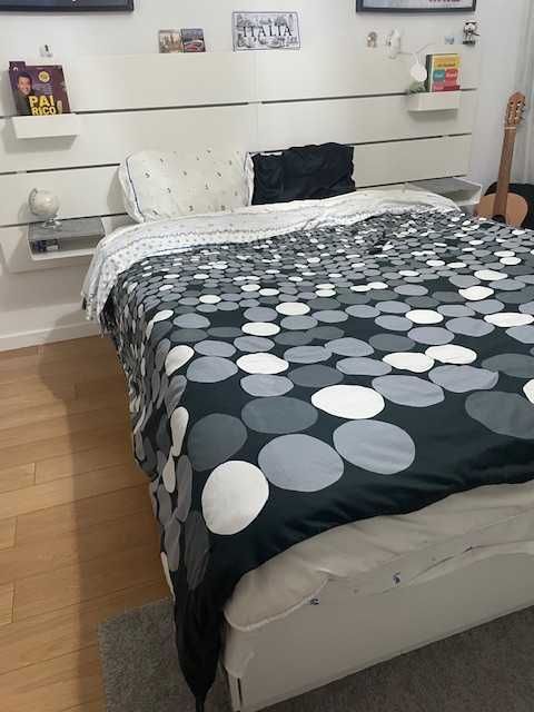 Cama branca Ikea