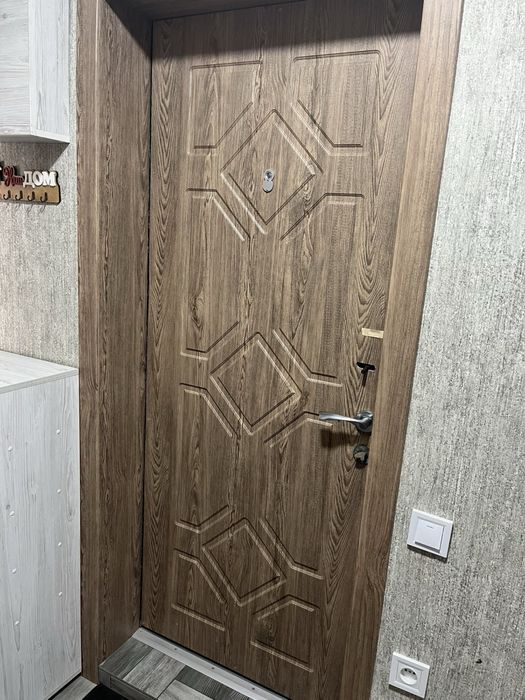 Металлическая входная дверь бу
