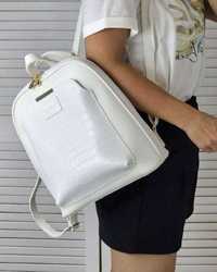 Женская сумка-рюкзак очень модная и удобная стильная