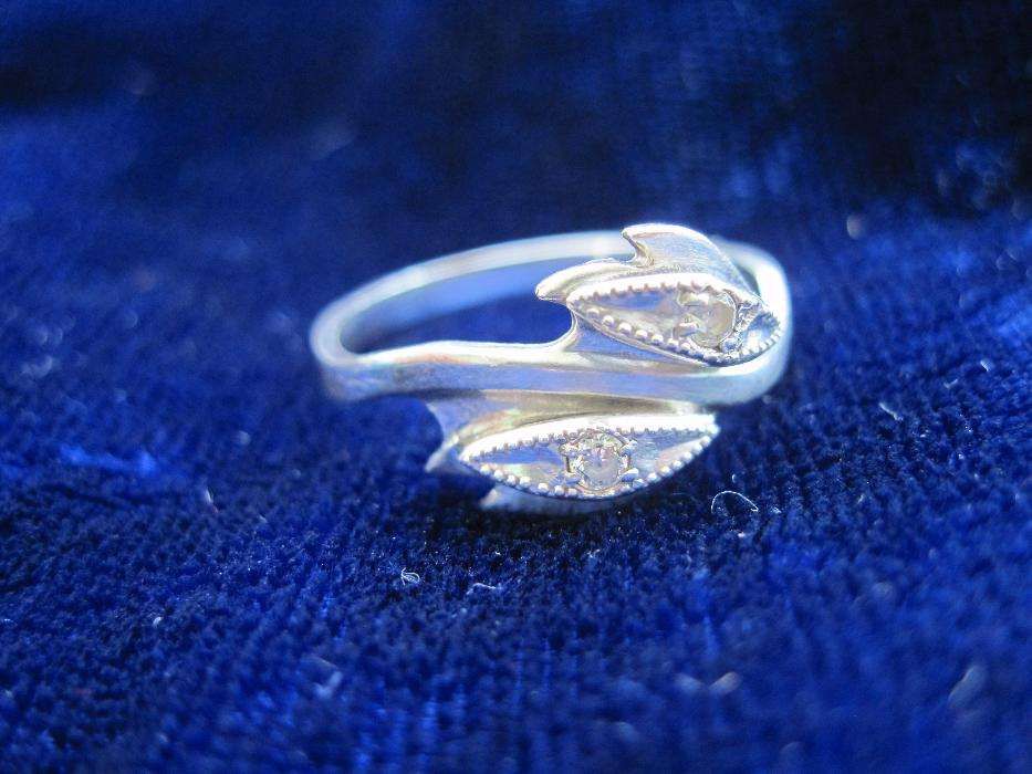 Набор-серьги и кольцо с цирконием серебренные
