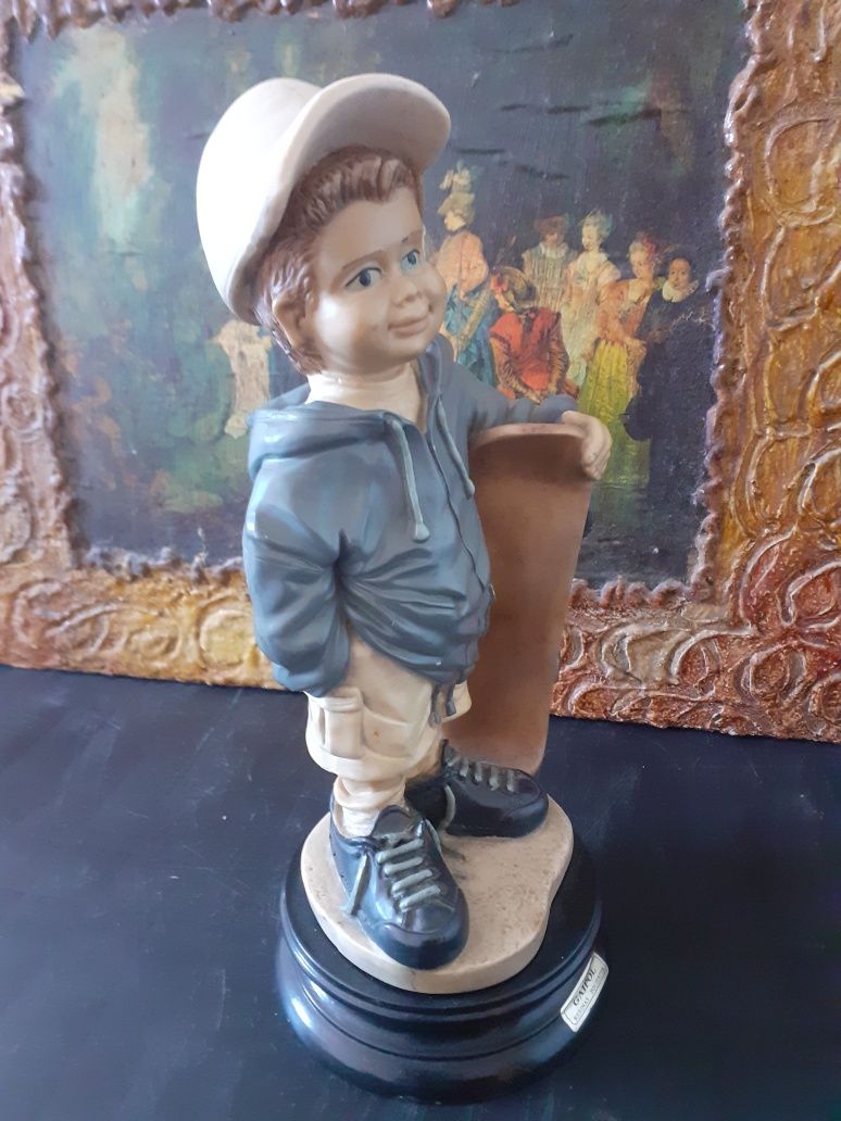 Estatueta Vintage Decoração Coleção Marfinite Rapaz Radical Skate