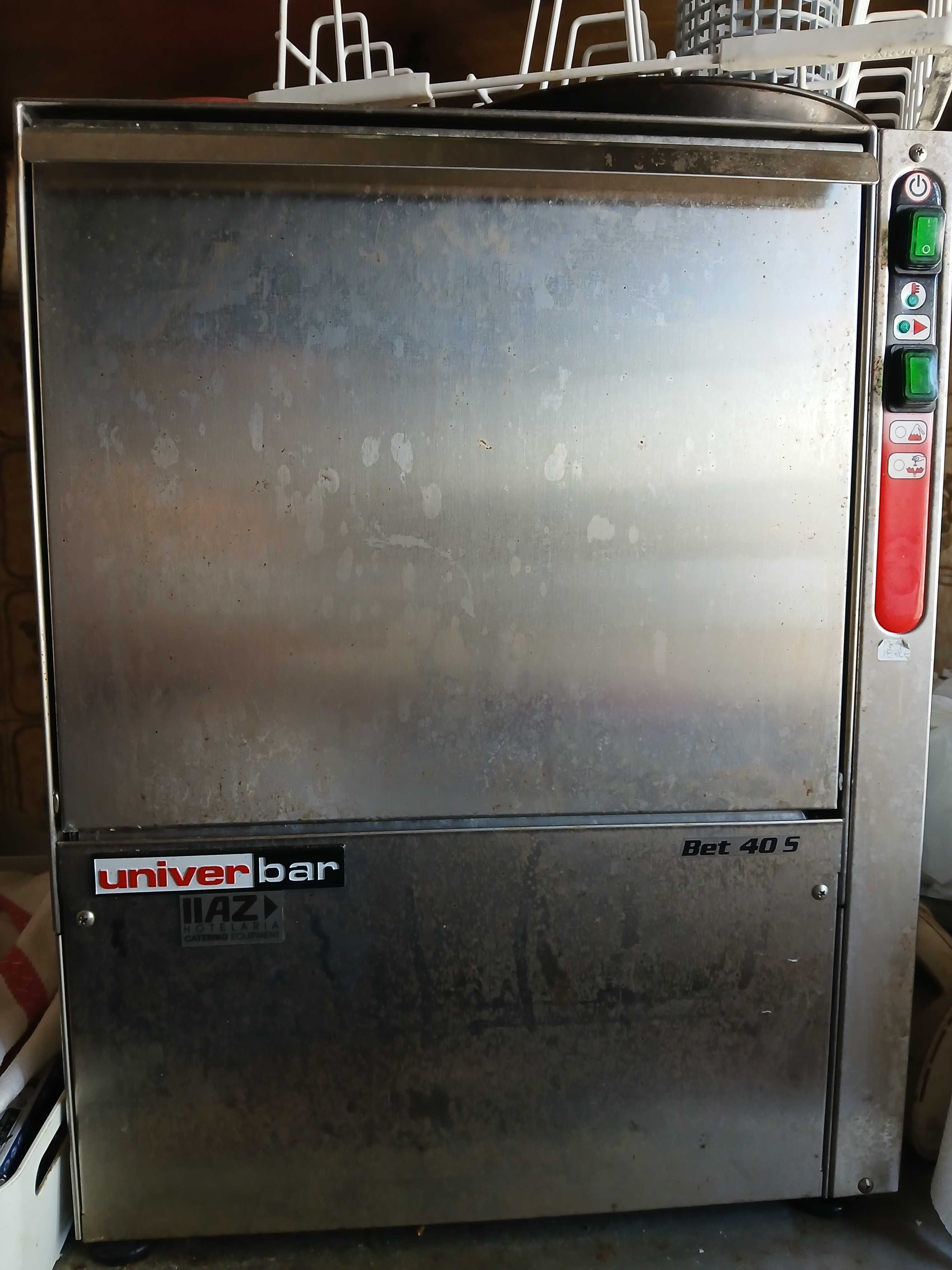 Máquina de lavar loiça para café - restaurante