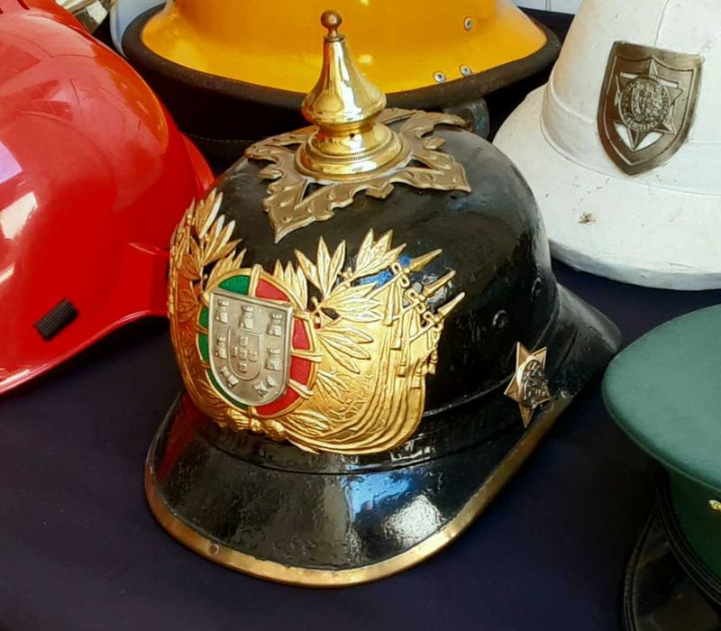 Capacete GNR Antigo + Chapeus,Capacetes,Fardas Coleção e Muito Mais