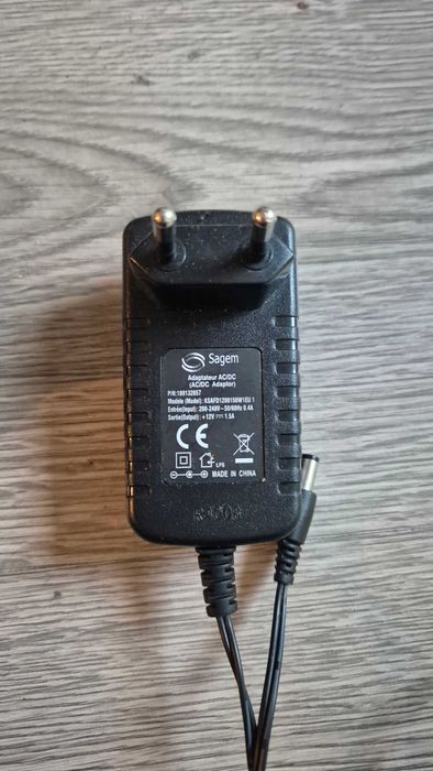 Zasilacz Sagem 12V 1.5A – do dekodera, routera, modemu, funbox