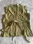 Top bordado em cor verde