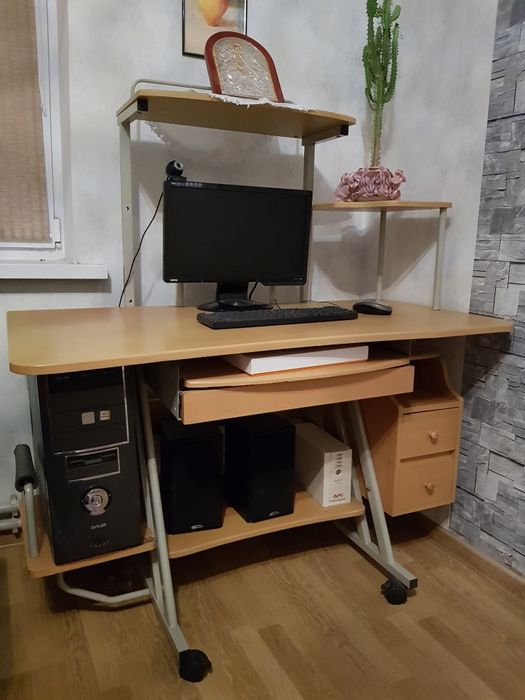 Продам компютерний стіл   акція