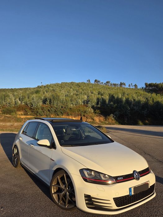 Golf 7 GTI 220 CV - Teto Panorâmico - BBS - Excelente estado
