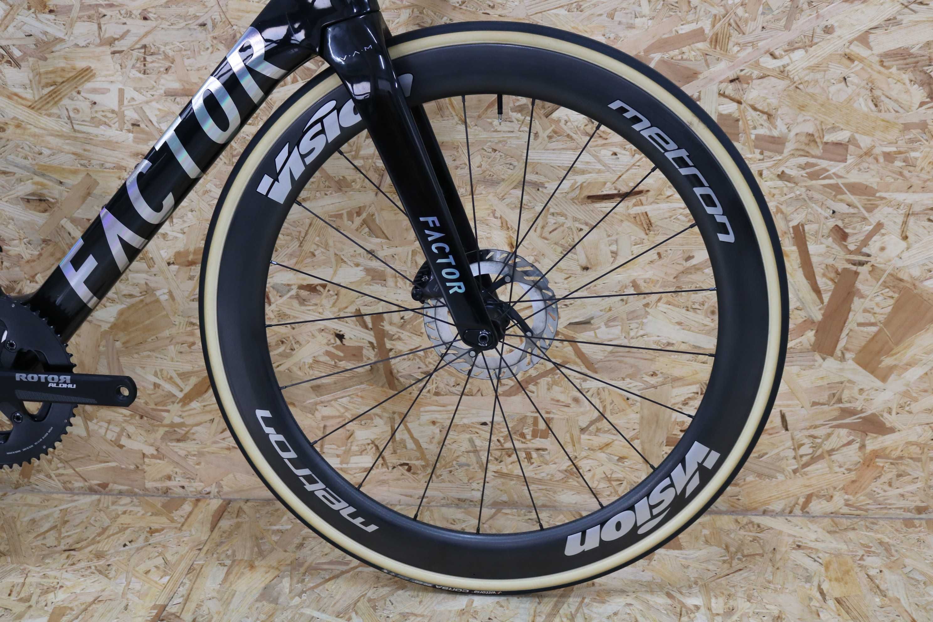 Factor Ostro VAM | Shimano Ultegra Di2 12v + Rodas carbono Vision