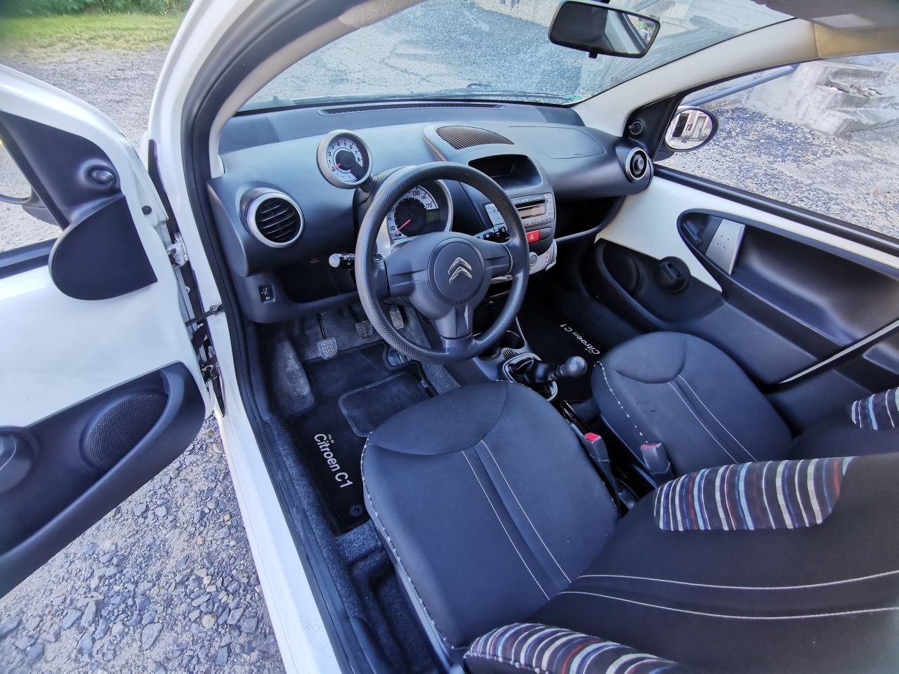 Citroen c1 2012 serwisowany niski przebieg  Aygo peugeot 107