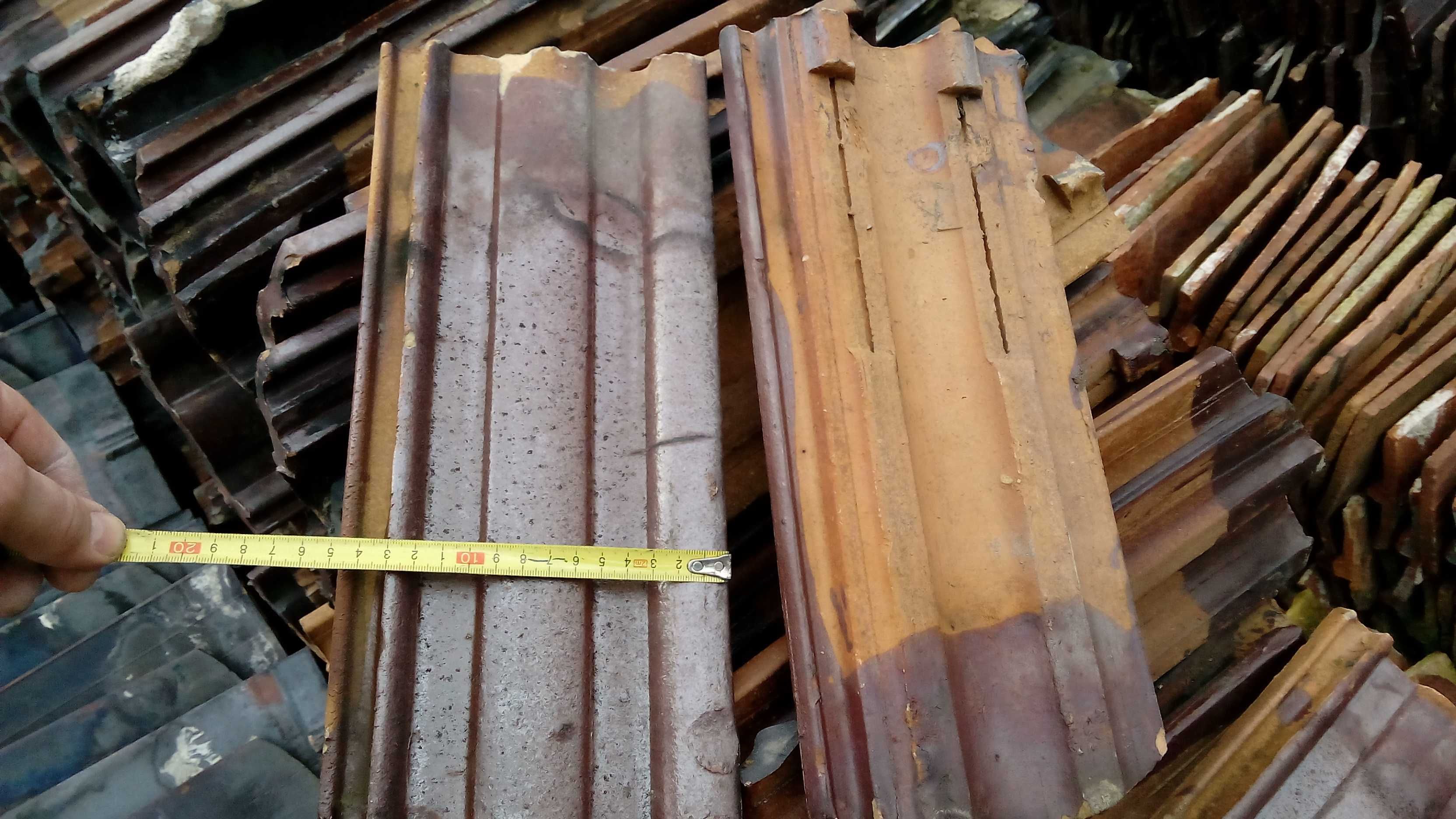 Dachówka zakładkowa ciągniona z demontażu. Stara zabytkowa ceramiczna