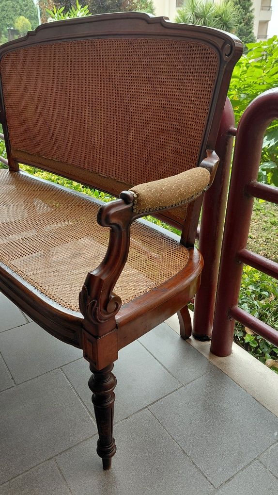 Banqueta em palhinha