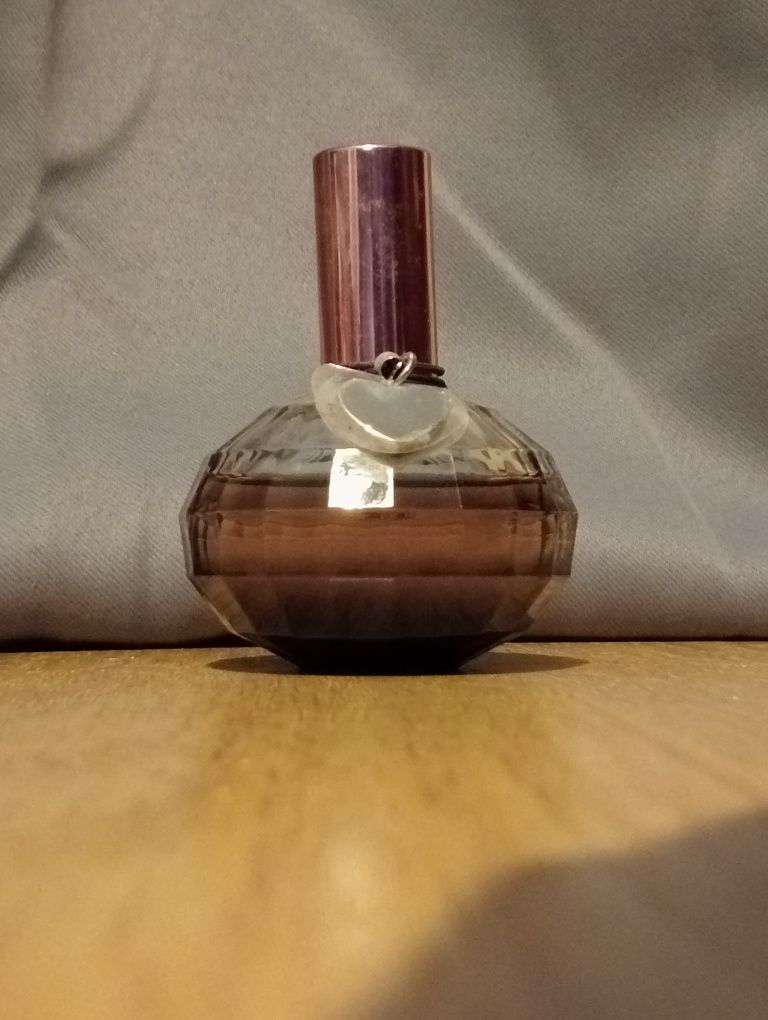 Perfumes mal usados 1€ cada.