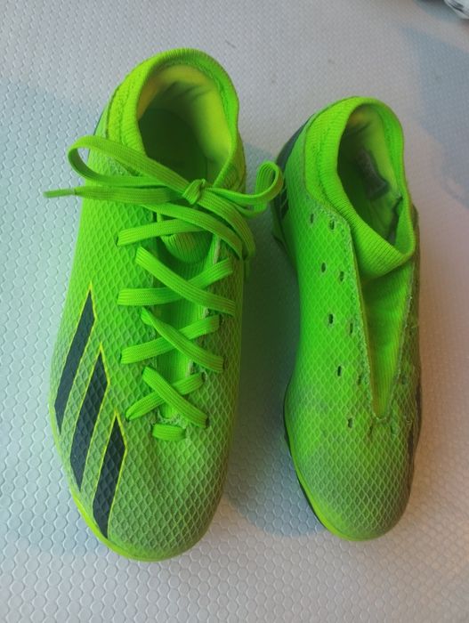 Chuteiras adidas nrs 34, 35 e 37