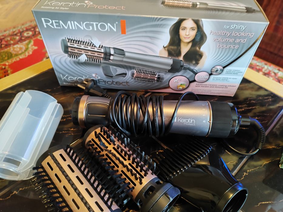 Фен - щітка Remington Keratin Protect