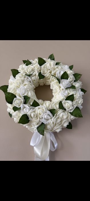 Wianek ślubny na drzwi