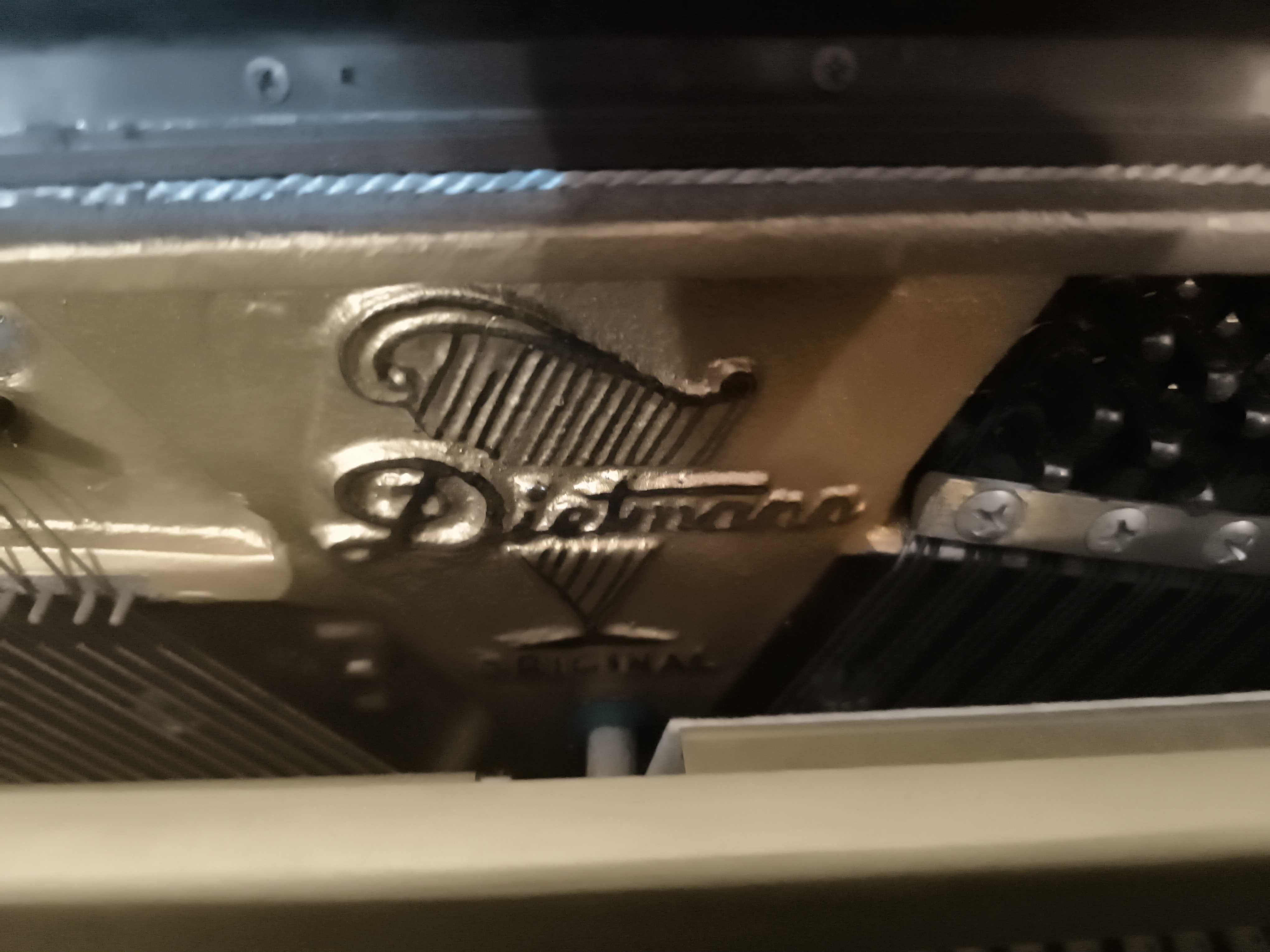 Piano Dietmann vertical