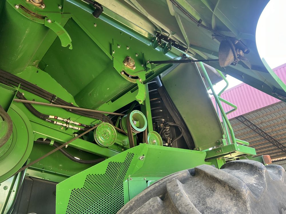 Комбайн John deere S680 4x4