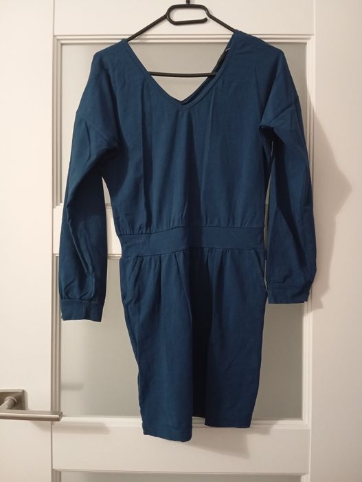 Granatowa krótka sukienka