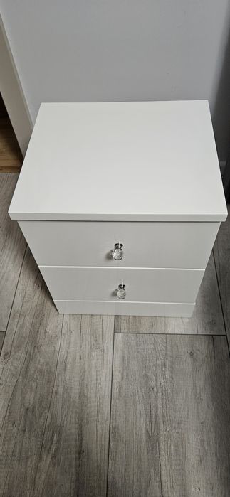 Szafki. Nocne pod lampki