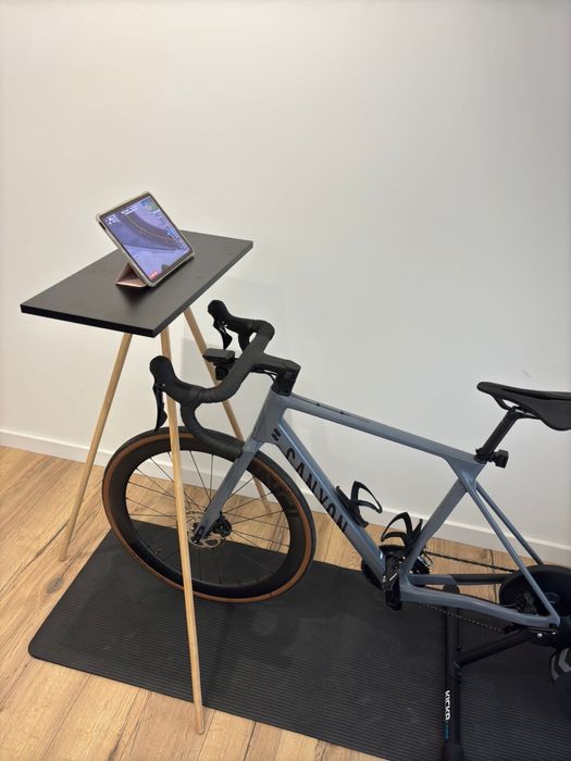 Mocowanie do stolika pod trenażer Zwift Wahoo Garmin Elite