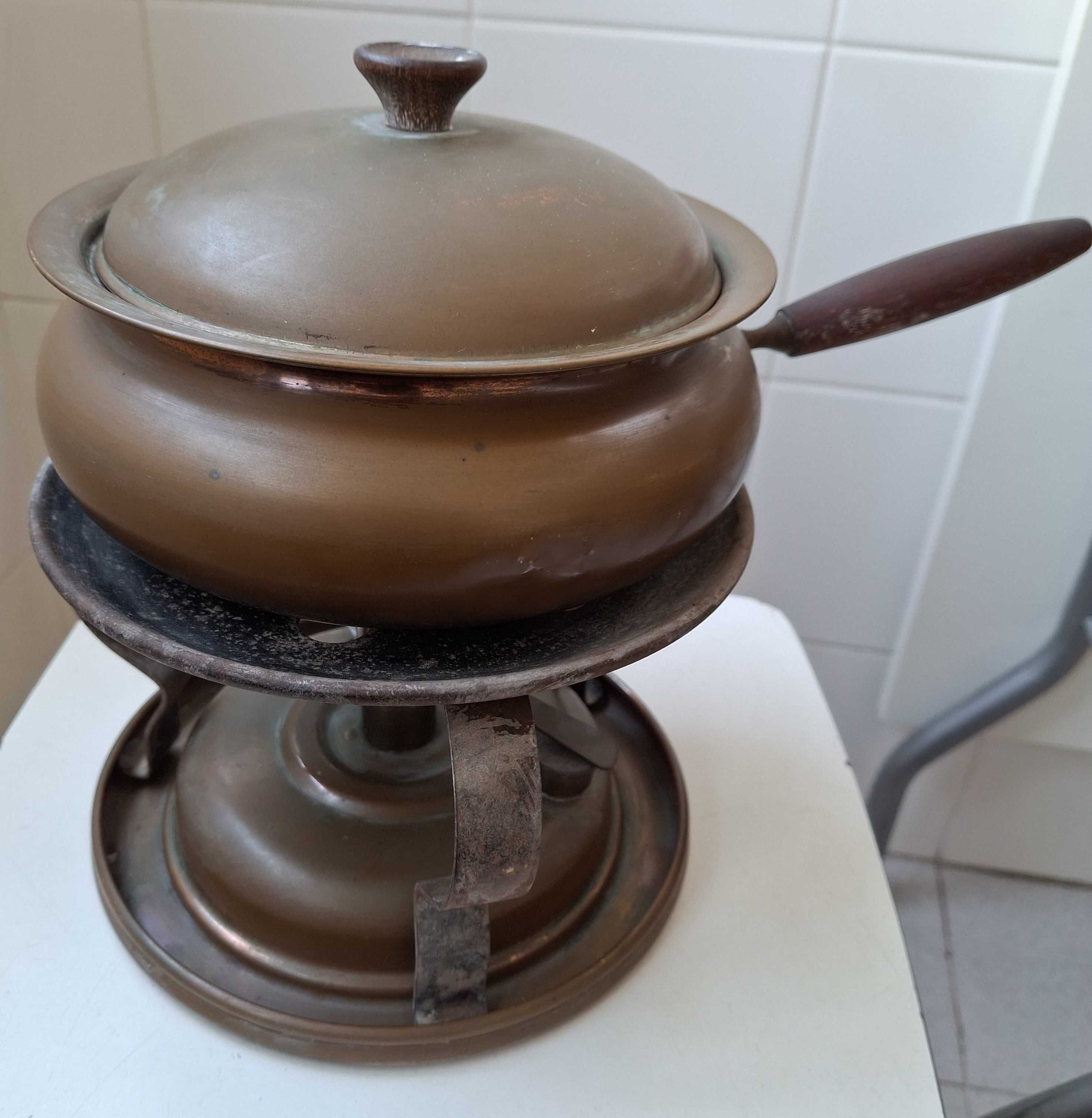Conjunto de Fondue alemão, em metal com cobre, anos 70