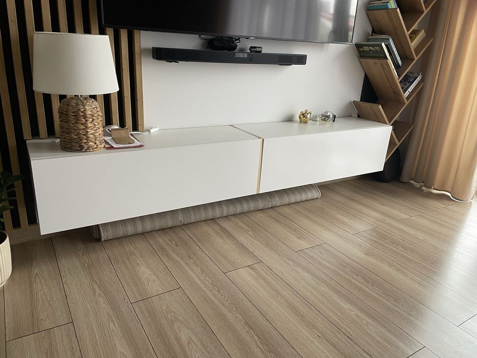 Szafka rtv podwieszana