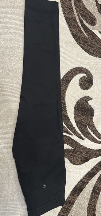 Чорні чоловічі брюки