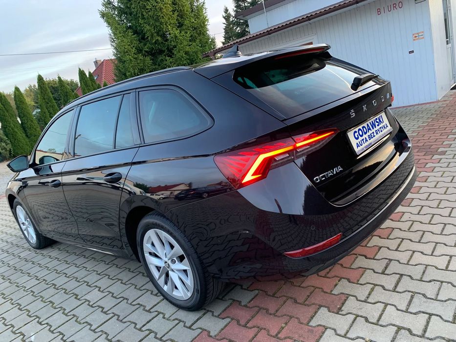 Skoda Octavia Autom. Smart Full LED Salon PL I wł. Bezwyp Oryg Lakier Gwar F.vat 23%