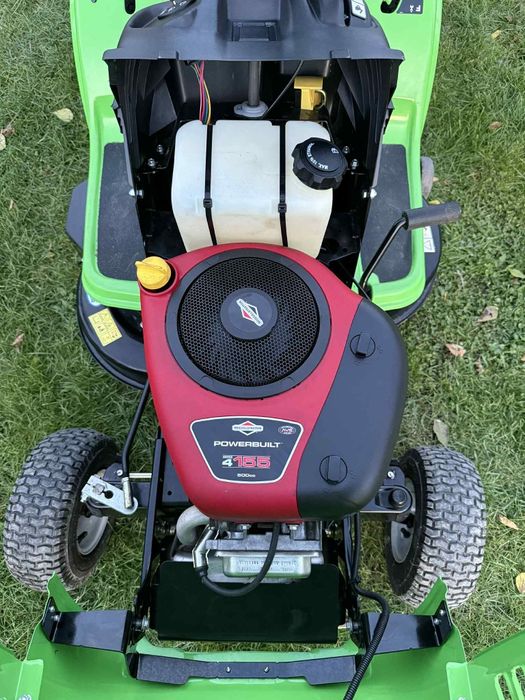 Traktorek kosiarkę firmy  MTD. Silnik 15.5KM