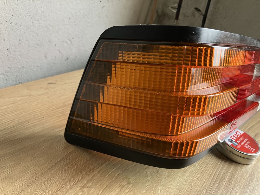 Lampa tył tylnia Mercedes 190 w201