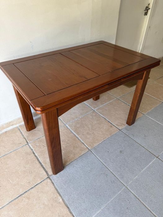 Mesa de sala/cozinha