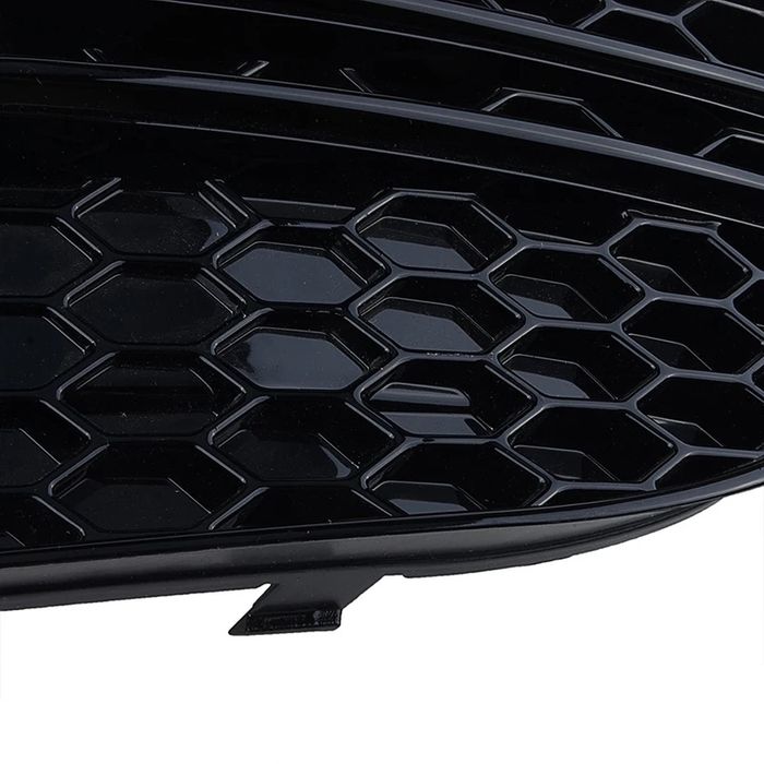 Решетка audi a4 b8 решітка ауді А4 б8 заглушка птф тюнинг бампера фара