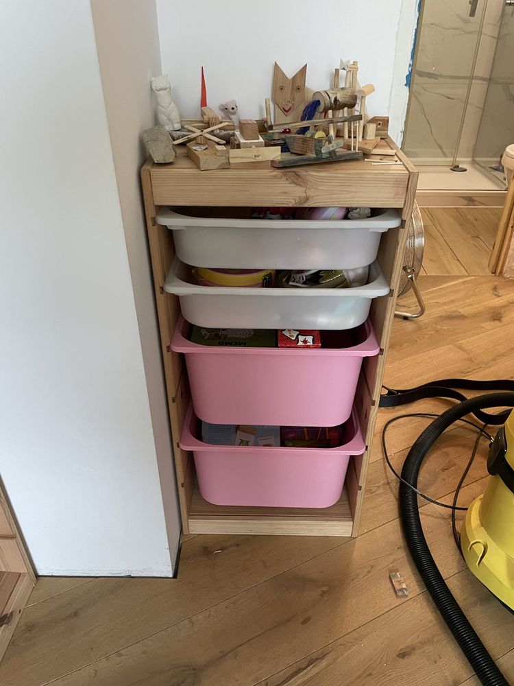 Regał trofast ikea pionowy