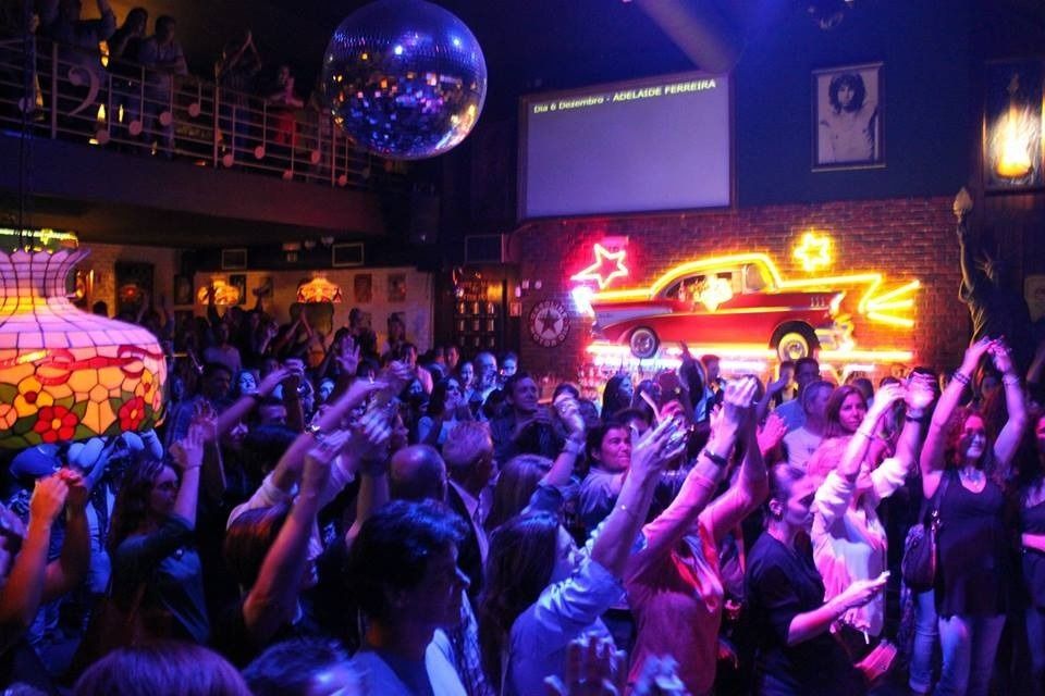 Bar na Baía da Amora