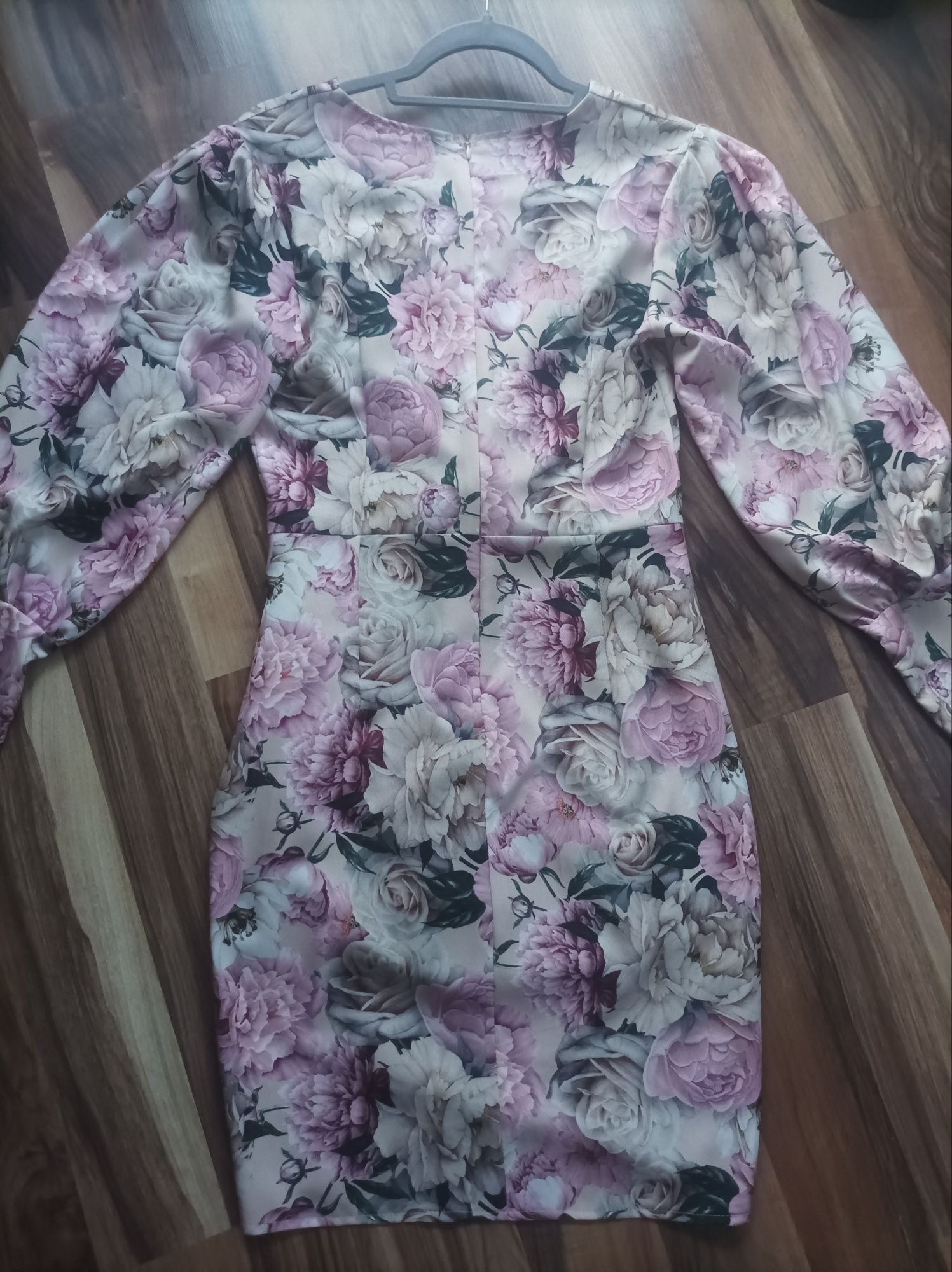 Sukienka mini w kwiaty S, stan idealny