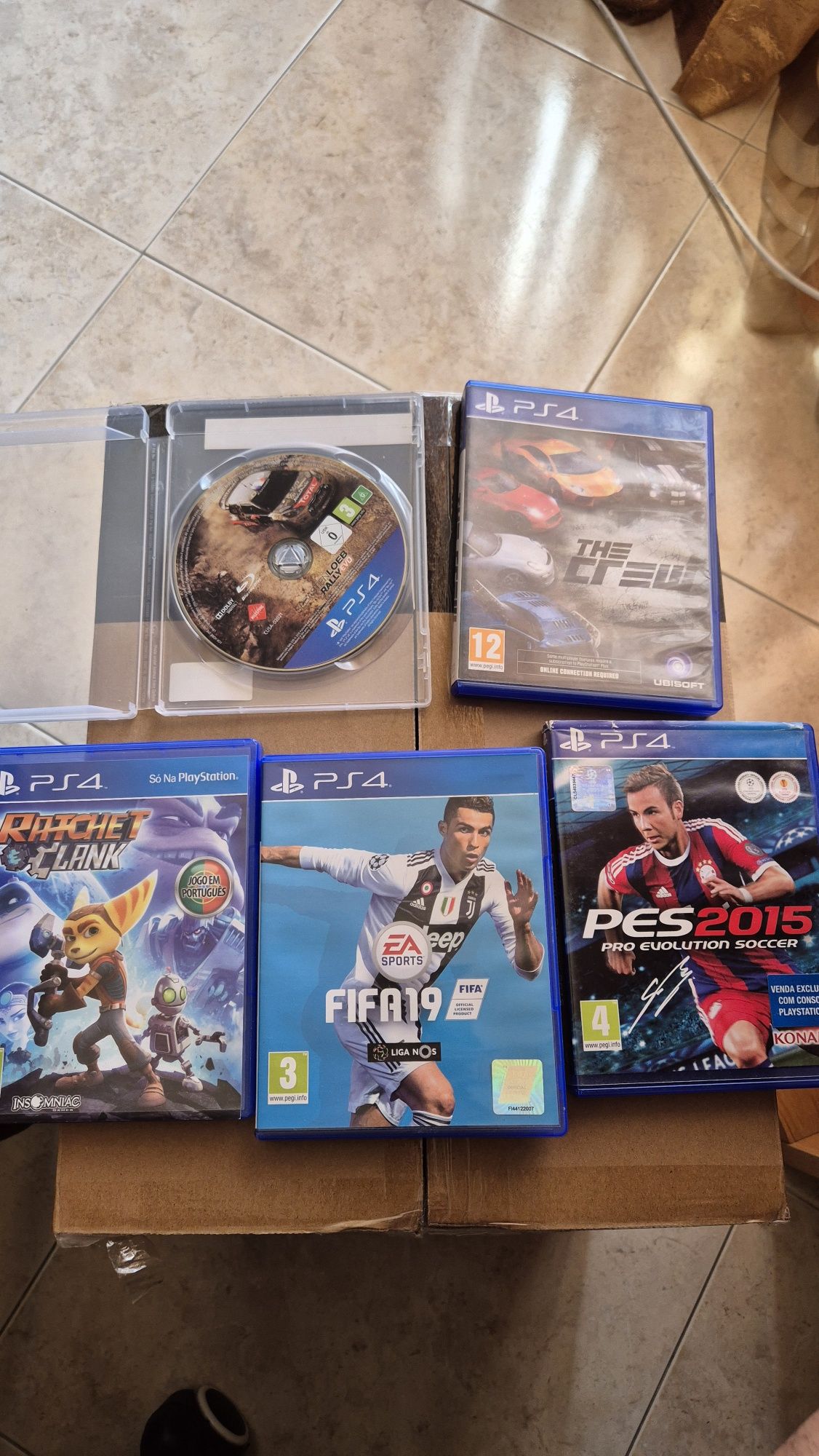 Vendo PS4 Slim 500gb com extras