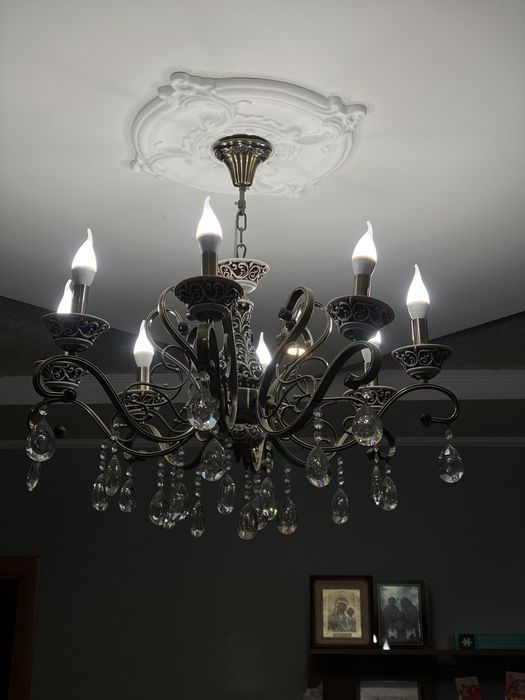 Продам люстру в ідеальному стані.