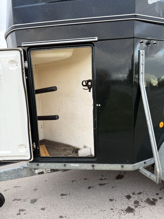 Przyczepka przyczepa do koni 2000 r 2 t DMC