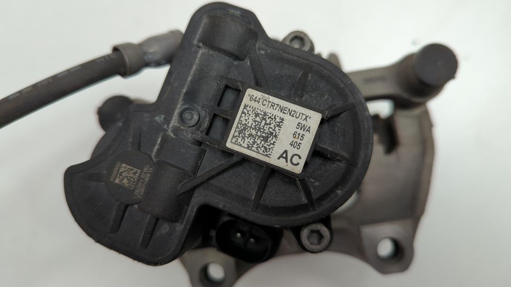 Мотор привода тормозного суппорта заднего лев. для Audi A3 2022-2024