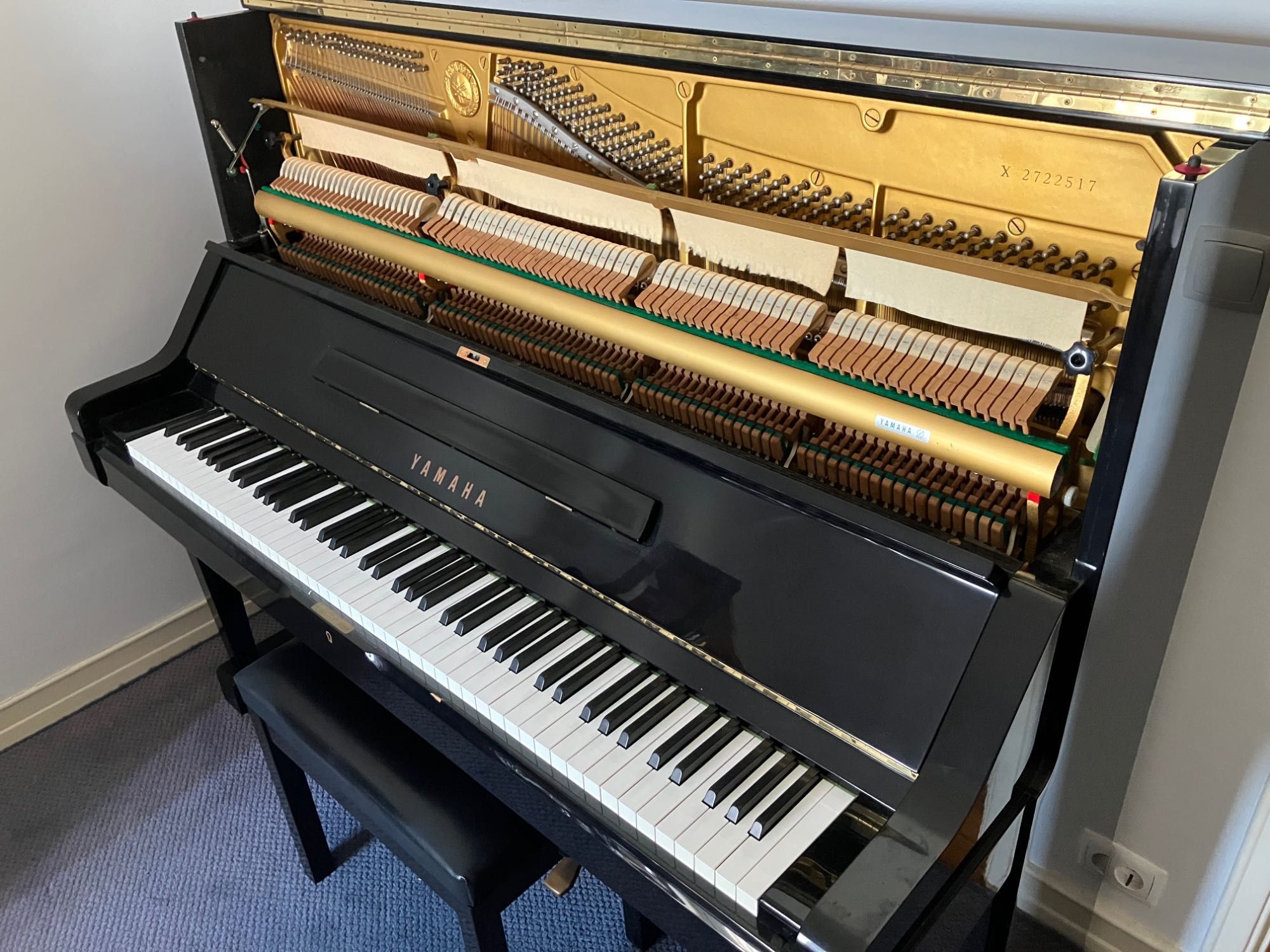 Piano vertical Yamaha modelo X