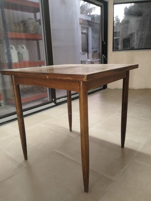 Mesa madeira robusta